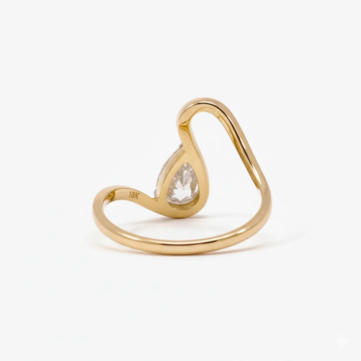 1 ct pear diamond in wave