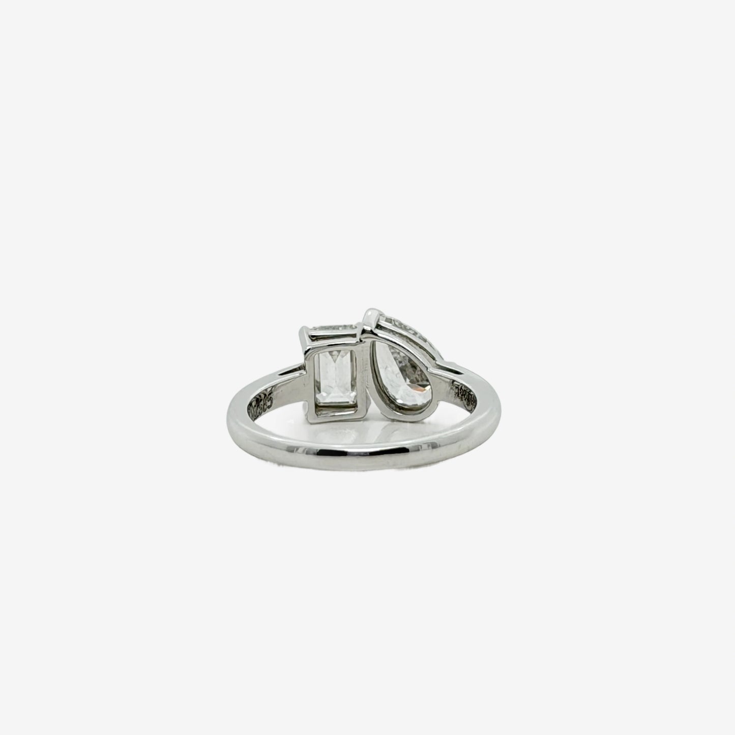 2ct toi et moi - pear & emerald