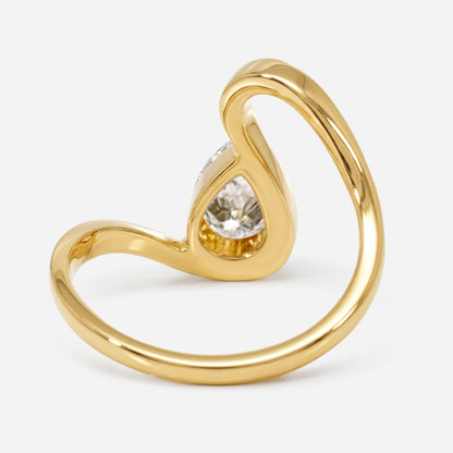 Pear Diamond in Wave