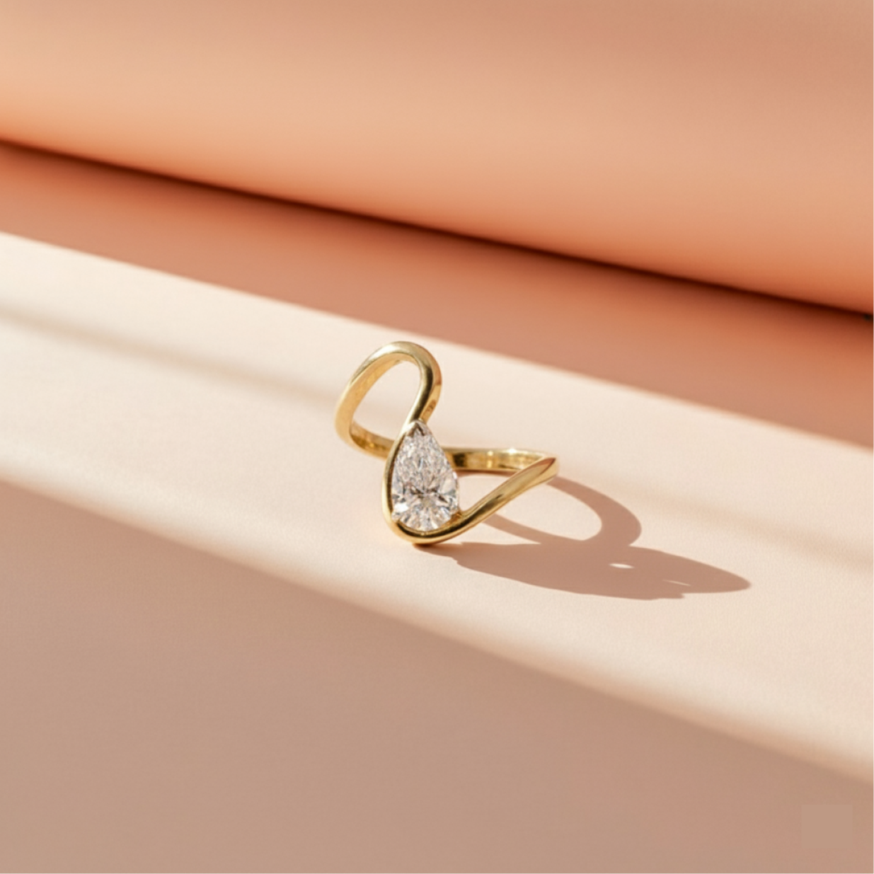 1 ct Pear Diamond in Wave