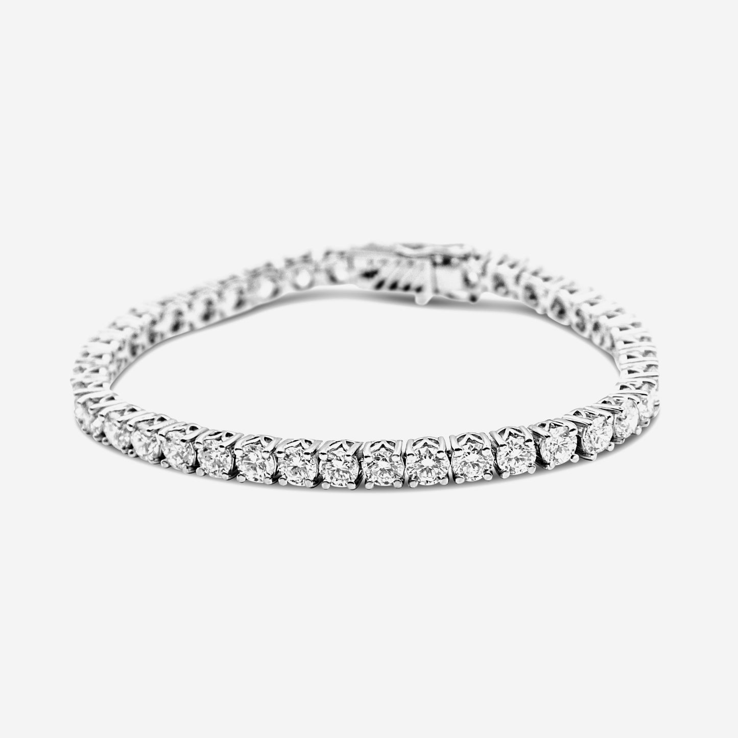7.78ct classic diamond tennis bracelet