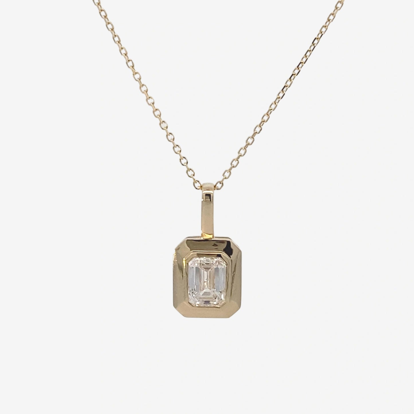 1ct emerald bezel pendant necklace