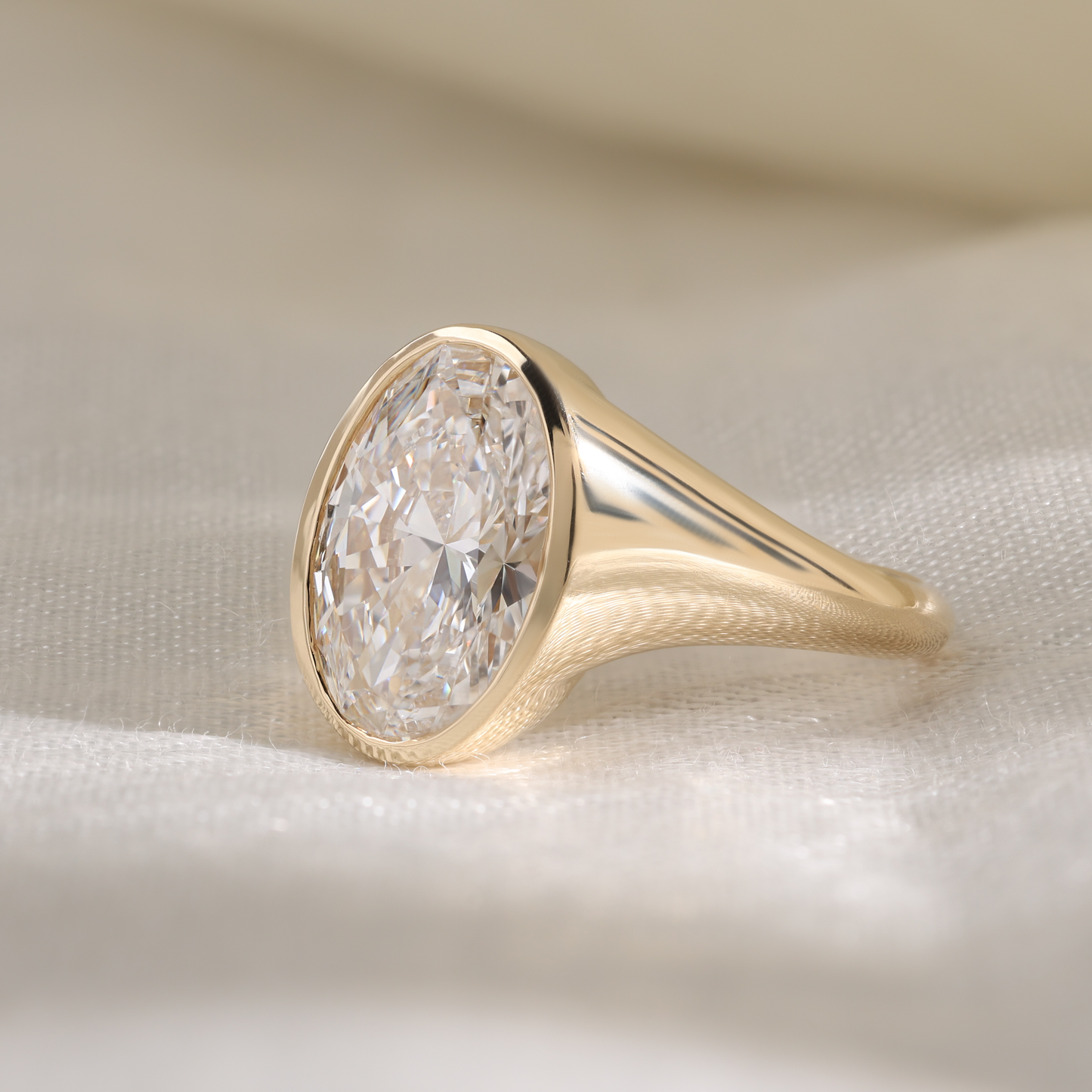 3.5ct oval yinyang bezel ring